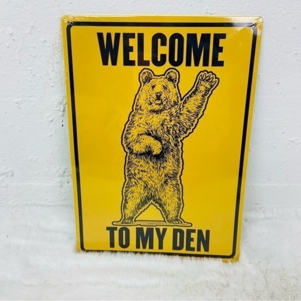 NWOT Yellow & black welcome to my den grizzly bear waving sign